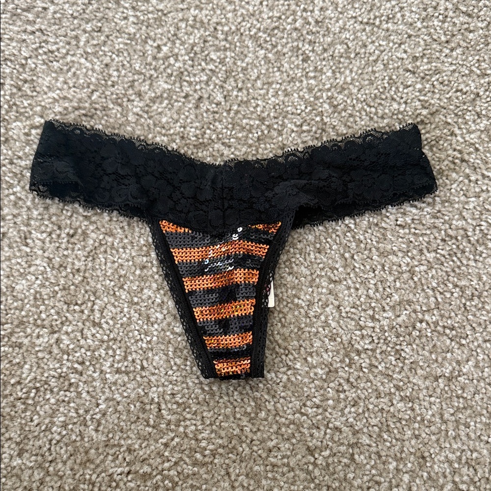 NWT: PINK Victoria's Secret Black and Orange Halloween Sequin Lace Thong Size XS